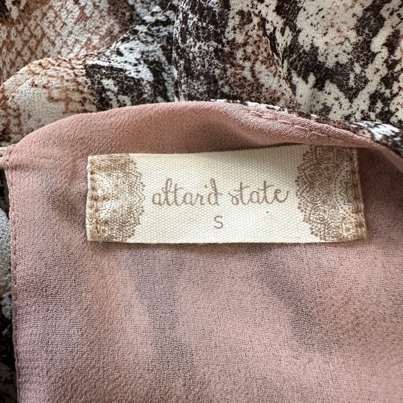 ALTAR’D STATE, NWT,WOMENS SNAKE PRINT, PEPLUM BLOUSE. FULL RAGLAN SLEEVE SIZE S - Picture 8 of 10